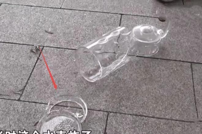 必威冷水壶烫伤老人家属索赔10000元厂家：我让你往里放烫水的(图7)