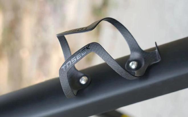 自行车水壶支架用碳纤维增强尼龙材料的特点(图1)