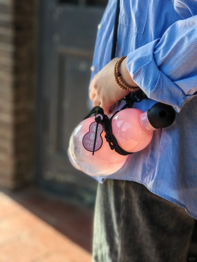 现在潮人腰间的标配变成葫芦了?(图9) 现在潮人腰间的标配变成葫芦了?(图9)