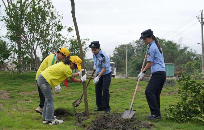 钦州公安参加 “我与运河共成长 同建绿色幸福家” 亲子研学活动(图3)