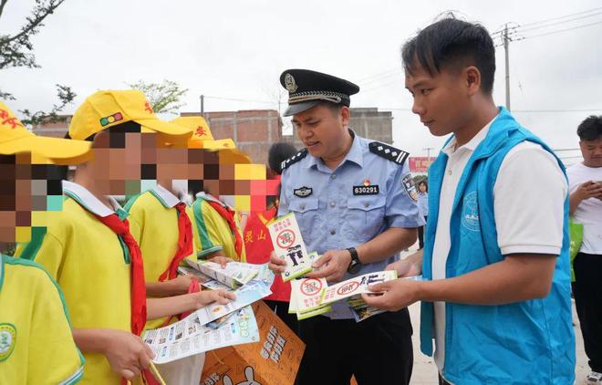 钦州公安参加 “我与运河共成长 同建绿色幸福家” 亲子研学活动(图4)