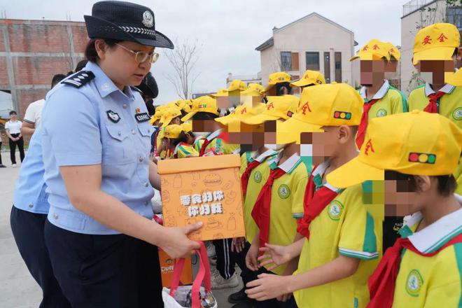 钦州公安参加 “我与运河共成长 同建绿色幸福家” 亲子研学活动(图5)