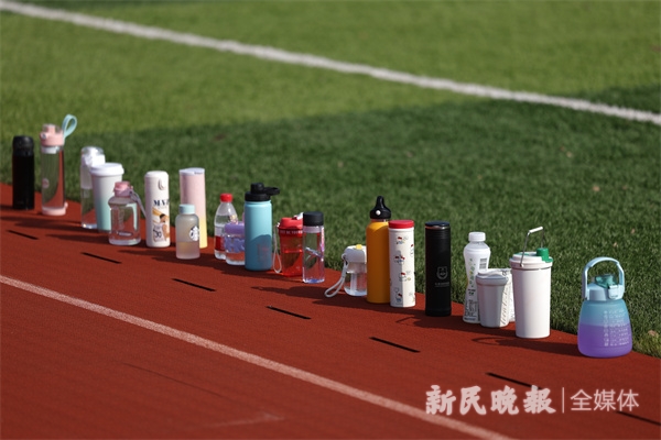 必威田径场边的水壶有怎样的新用途?(图1) 必威田径场边的水壶有怎样的新用途?(图1)