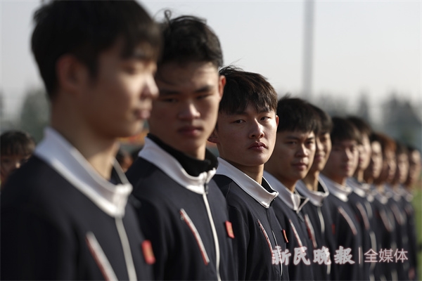 必威田径场边的水壶有怎样的新用途?(图9) 必威田径场边的水壶有怎样的新用途?(图9)