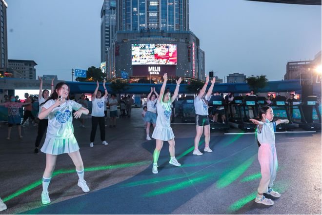 快乐运动收获健康!健身嘉年华等你来→(图3) 快乐运动收获健康!健身嘉年华等你来→(图3)